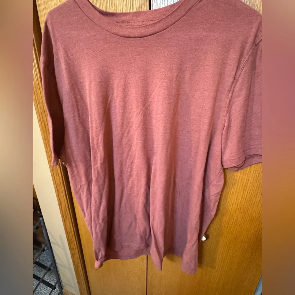 Old Navy graphic t-shirts - Picture 3 of 8